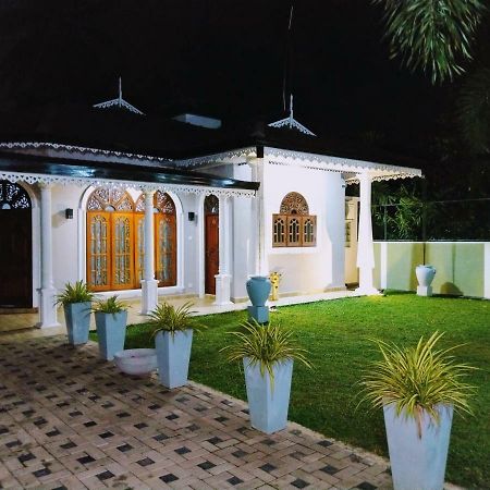 Albergue The Kaktus House At Airport Katunayaka Exterior foto