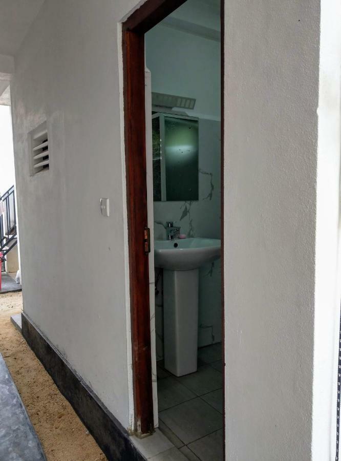 Albergue The Kaktus House At Airport Katunayaka Exterior foto